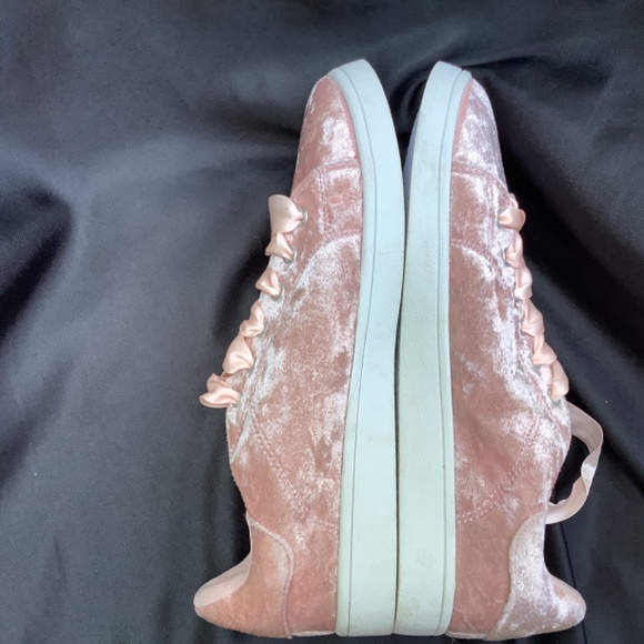 Stylish NWOT Sugar memory foam Blush/pink Velvet sneakers lace up - Picture 6 of 11